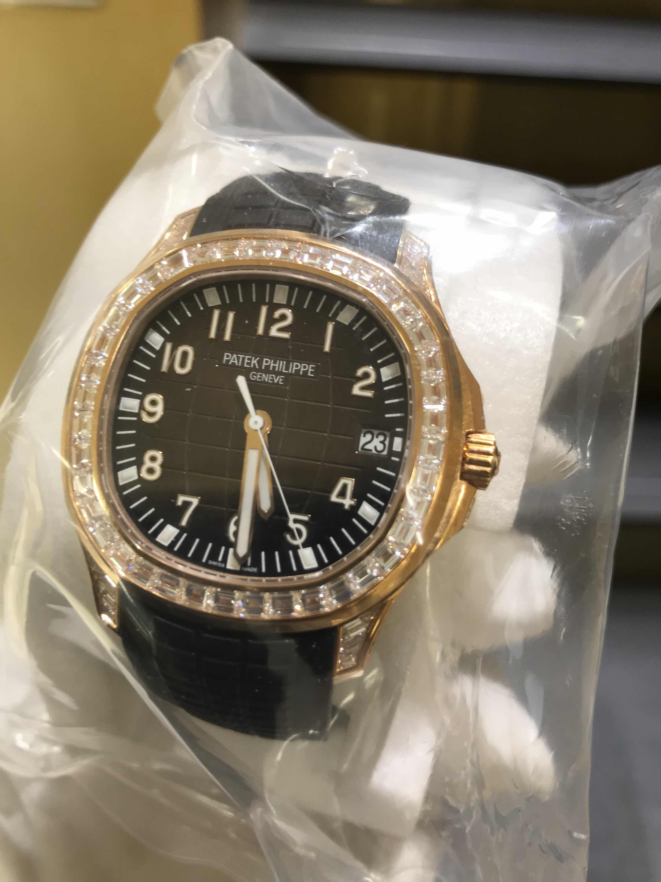 Patek Philippe 5167/300R-010 AQUANAUT Automatic 18kt Rose Gold & Diamonds