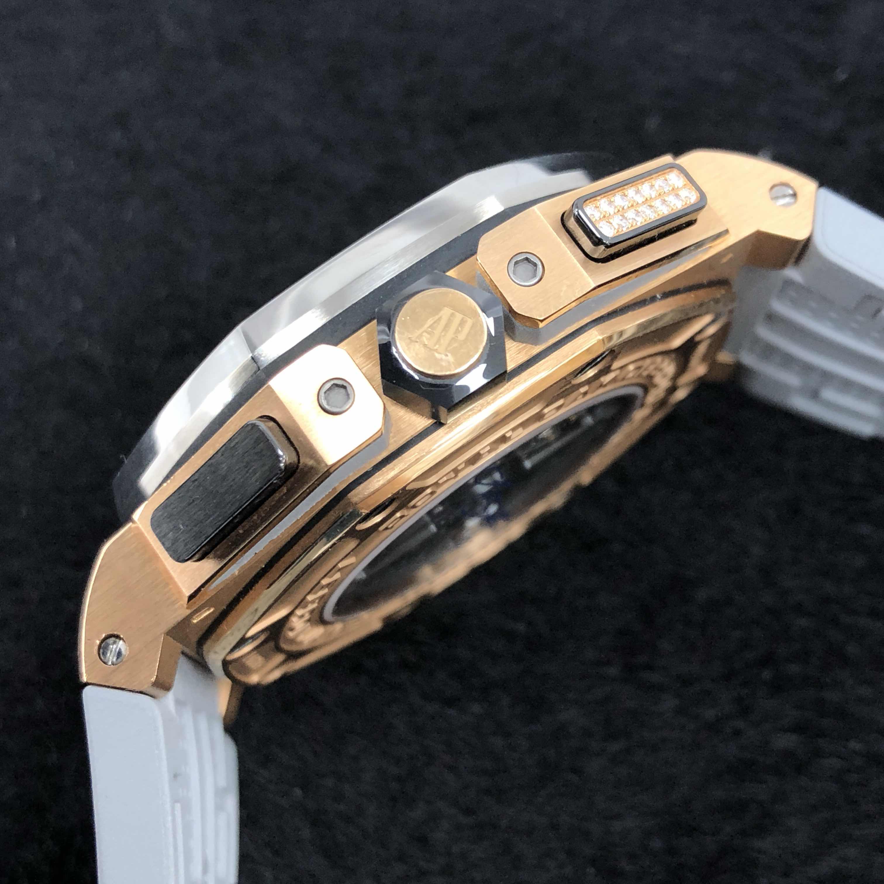 Audemars Piguet 26210OI.OO.A109CR.01 ROYAL OAK OFFSHORE Manual Wind 18kt Rose Gold & Steel