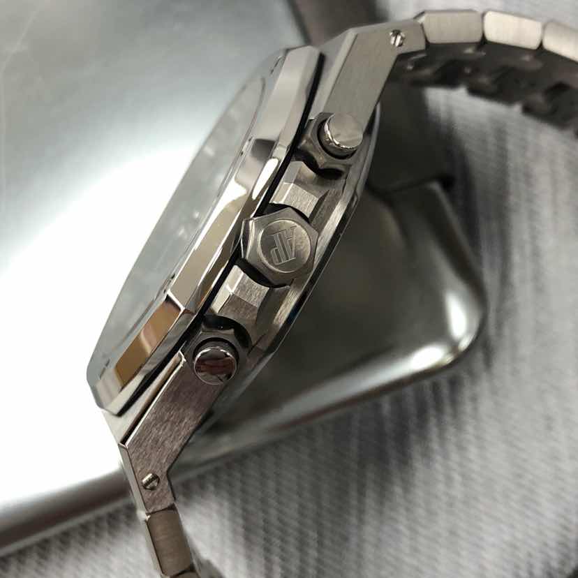 Audemars Piguet 26331IP.OO.1220IP.01 ROYAL OAK Automatic PVD Titanium