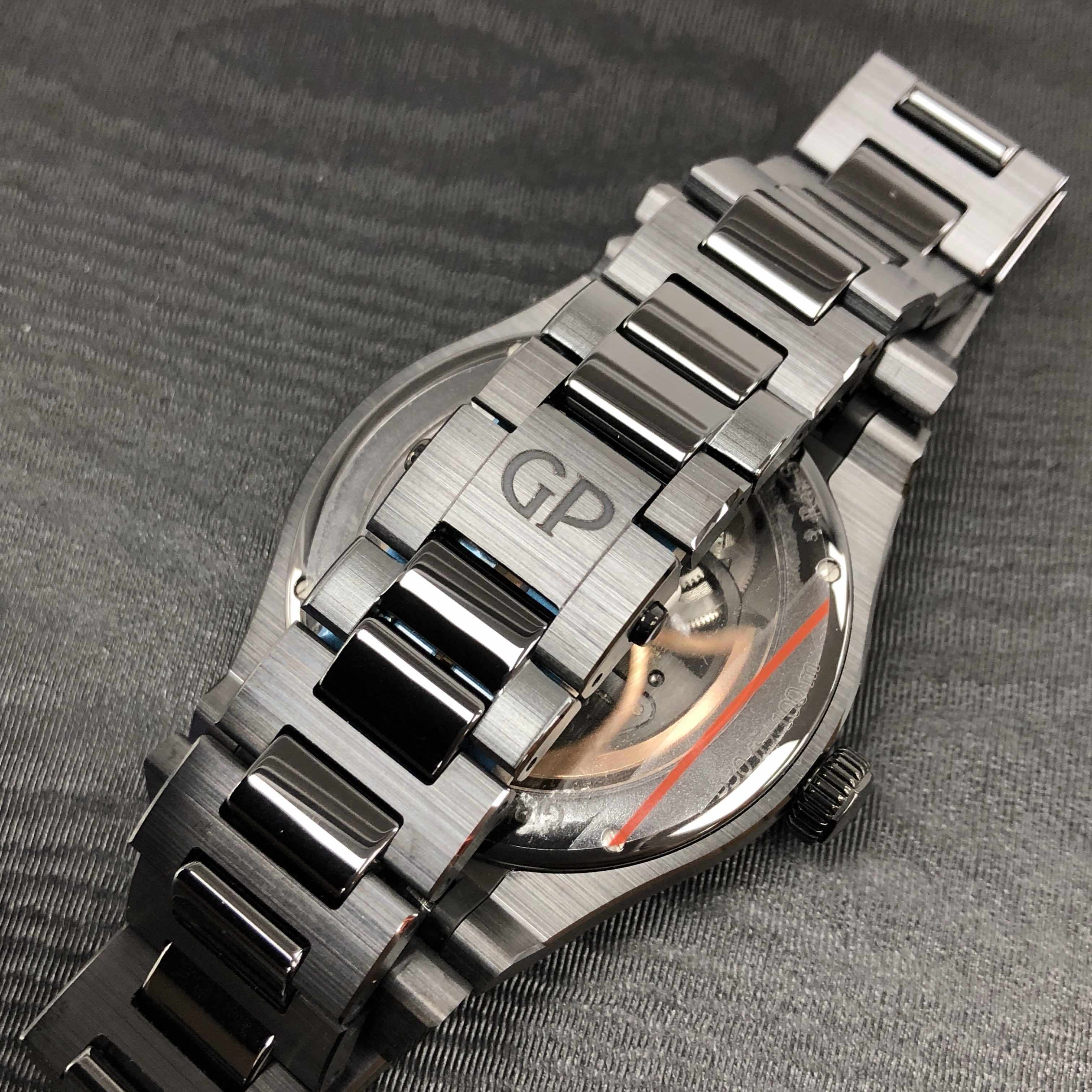 Girard Perregaux 81015-32-001-32A LAUREATO Automatic Ceramic