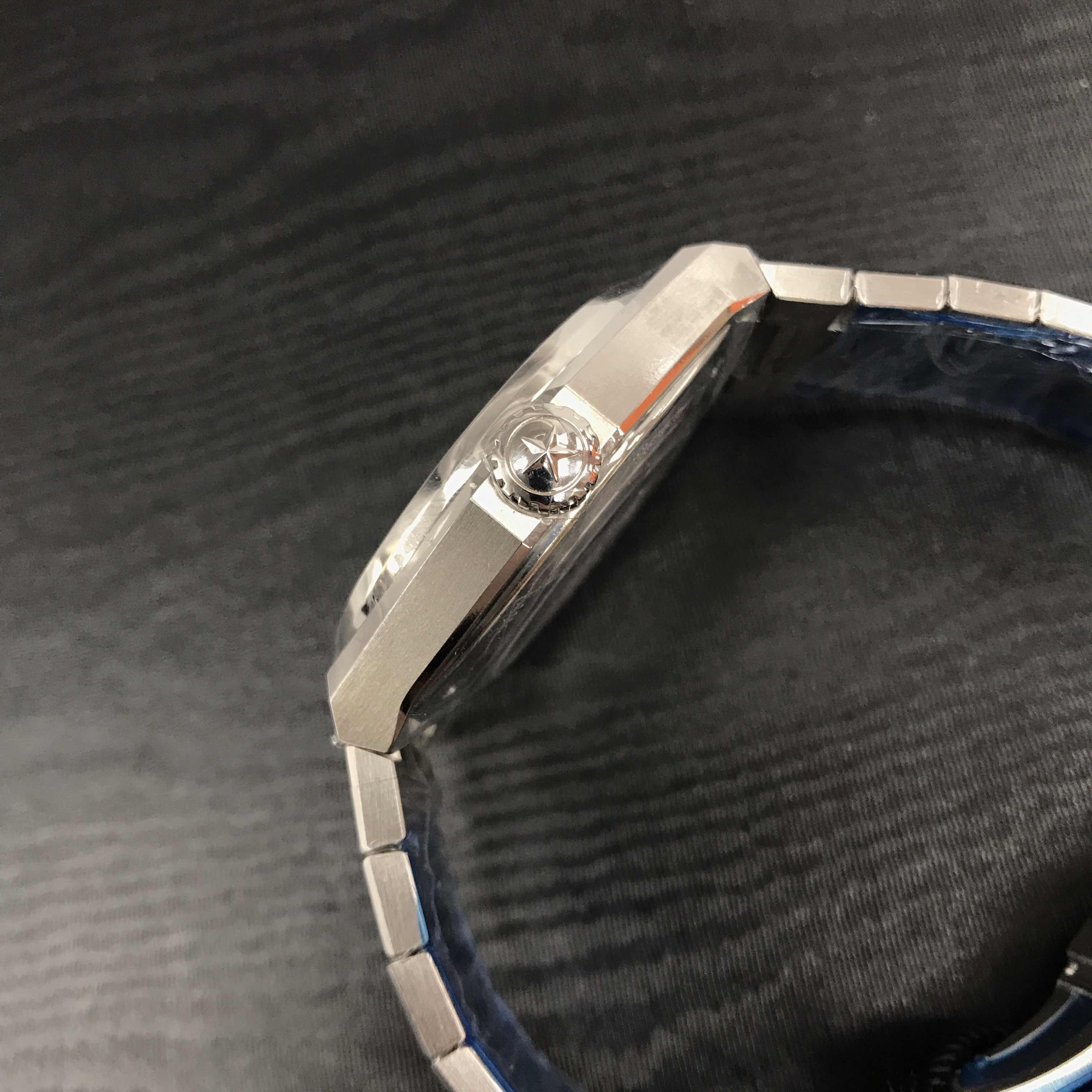 Zenith 95.9000.670/78.M9000 DEFY Automatic Titanium