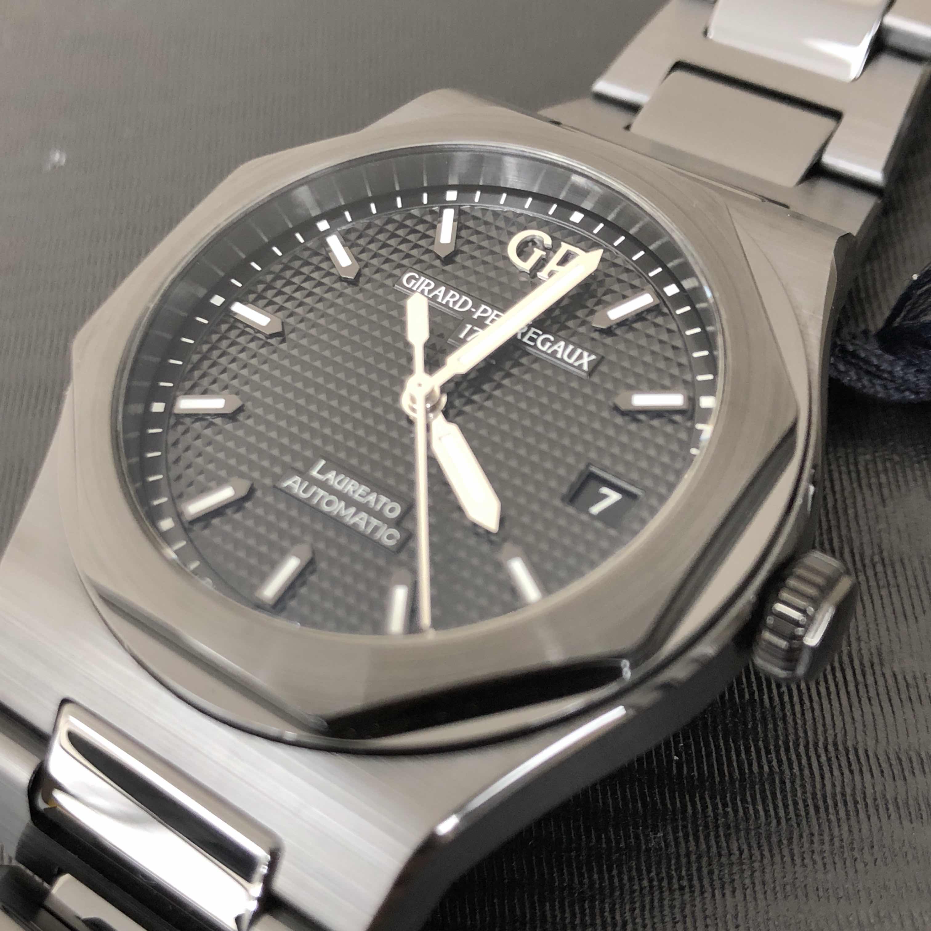 Girard Perregaux 81005-32-631-32A LAUREATO Automatic Ceramics