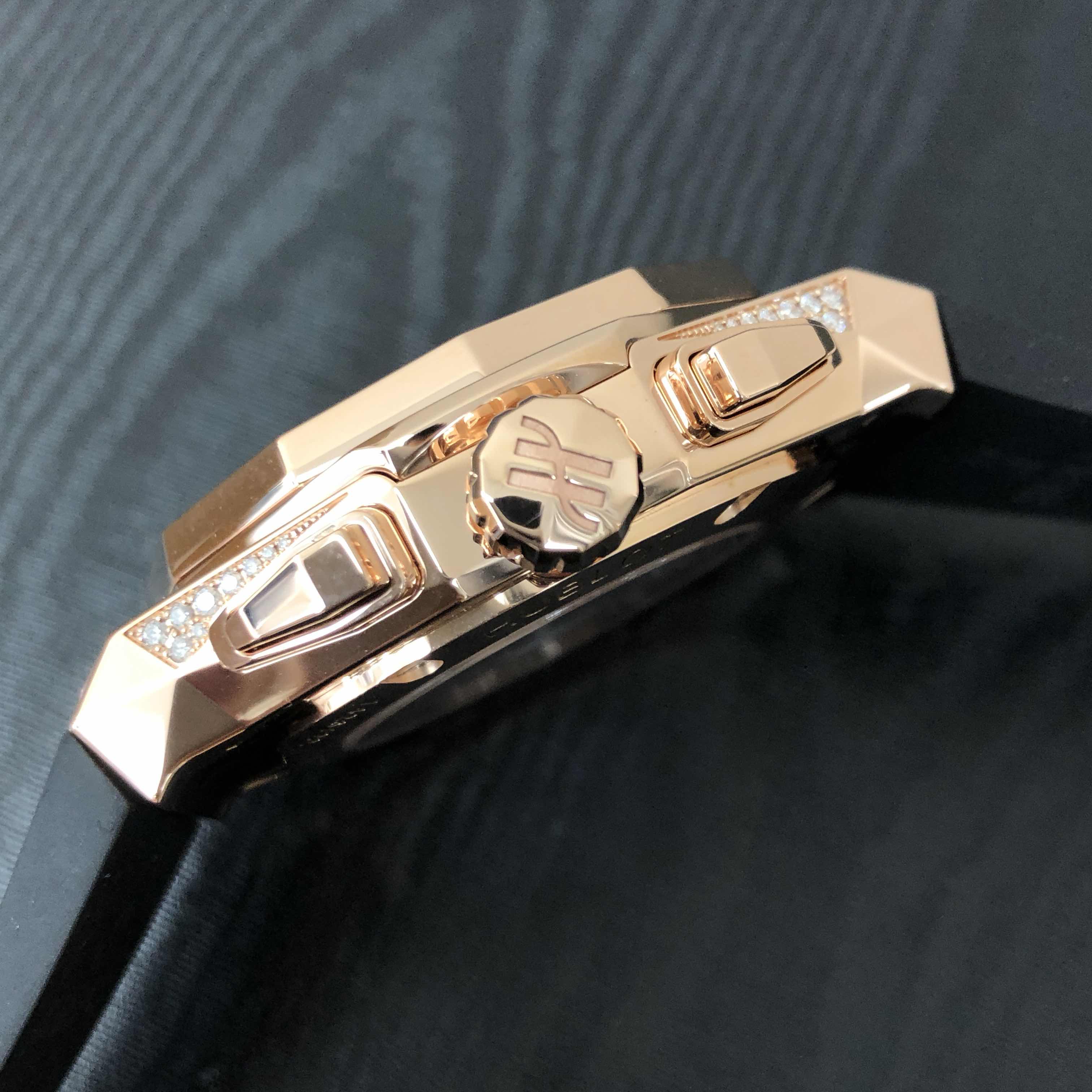 Hublot 525.OX.0180.RX.1804.ORL19 CLASSIC FUSION Automatic 18kt Rose Gold & Diamonds