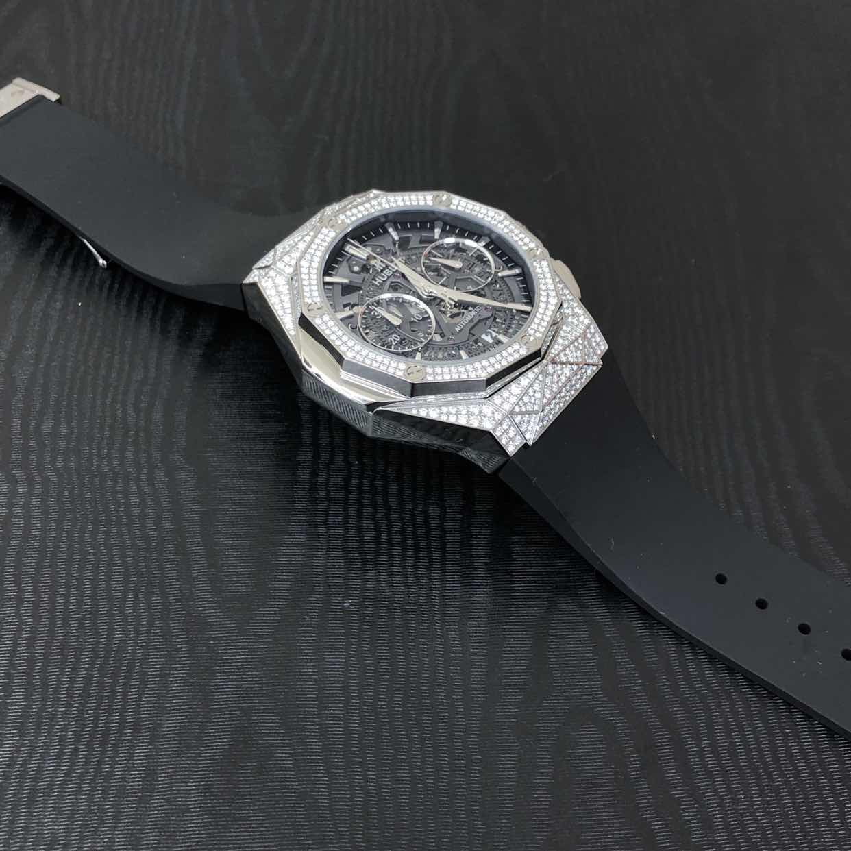 Hublot 525.NX.0170.RX.1704.ORL18 CLASSIC FUSION Automatic Titanium & Diamond