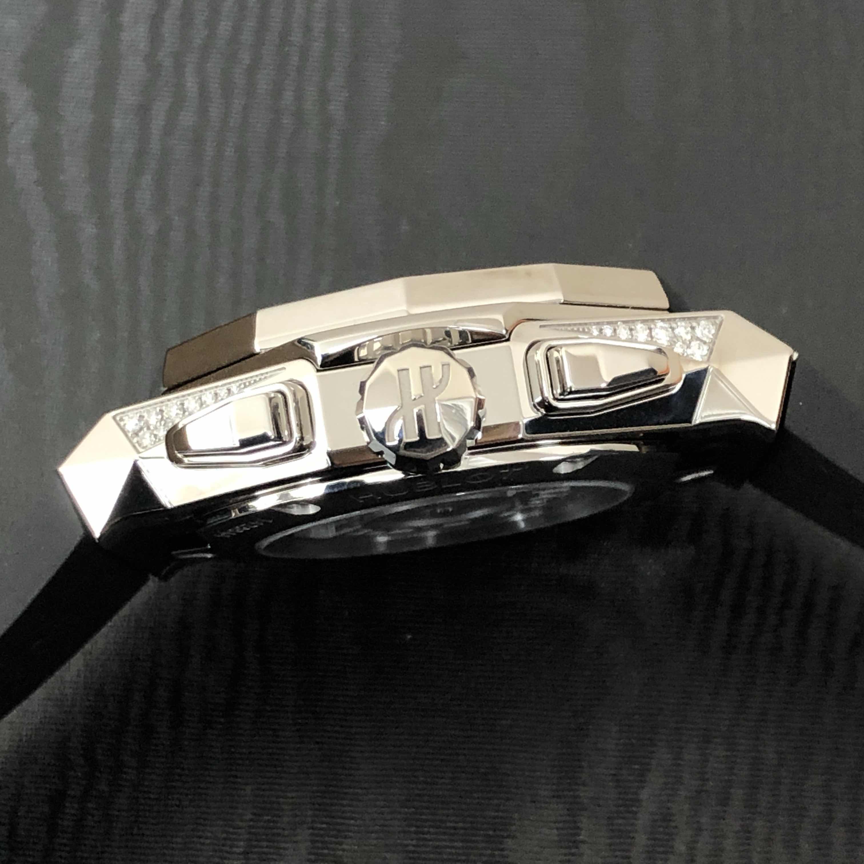 Hublot 525.NX.0170.RX.1804.ORL18 CLASSIC FUSION Automatic Titanium & Diamond