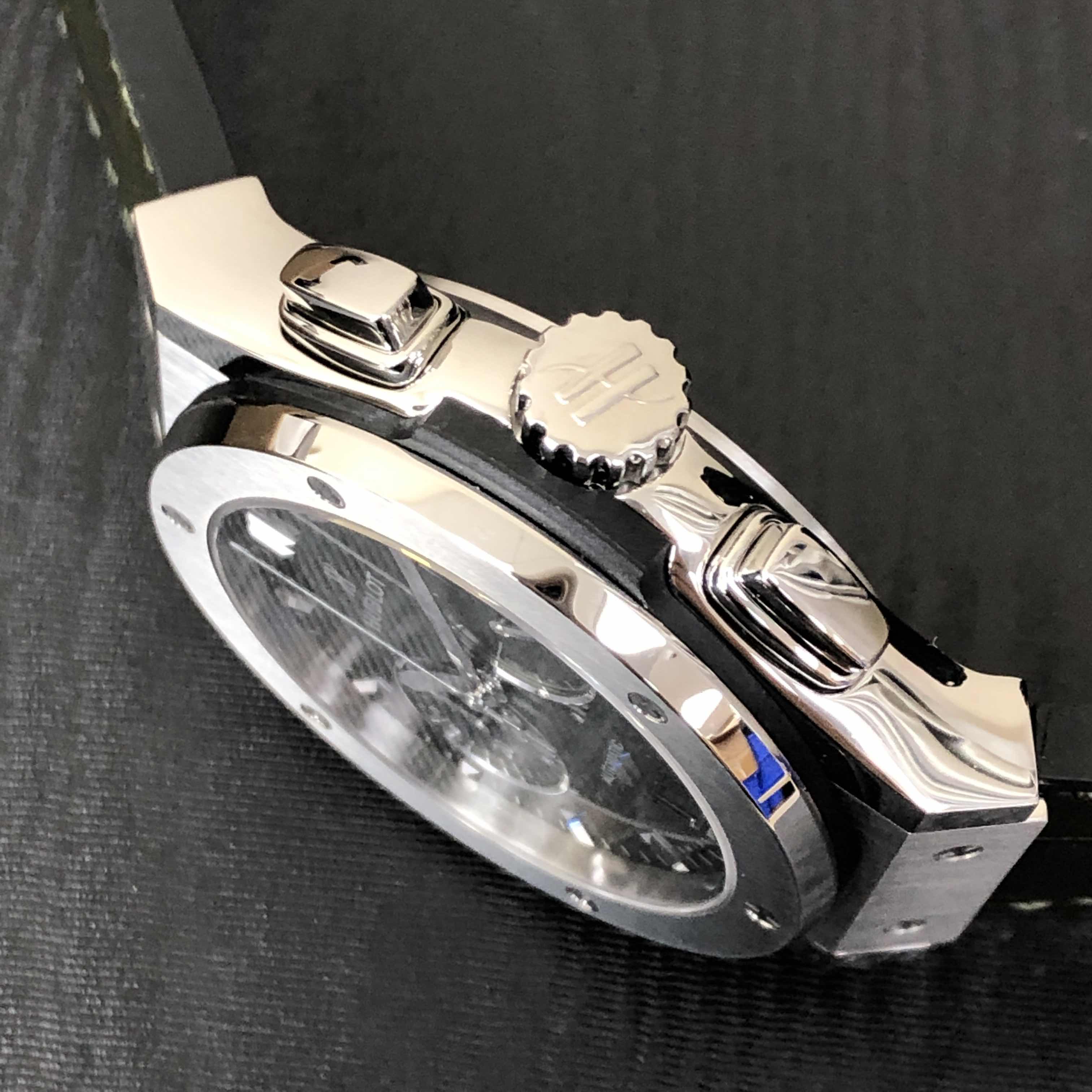 Hublot 541.NX.8970.LR CLASSIC FUSION Automatic Titanium