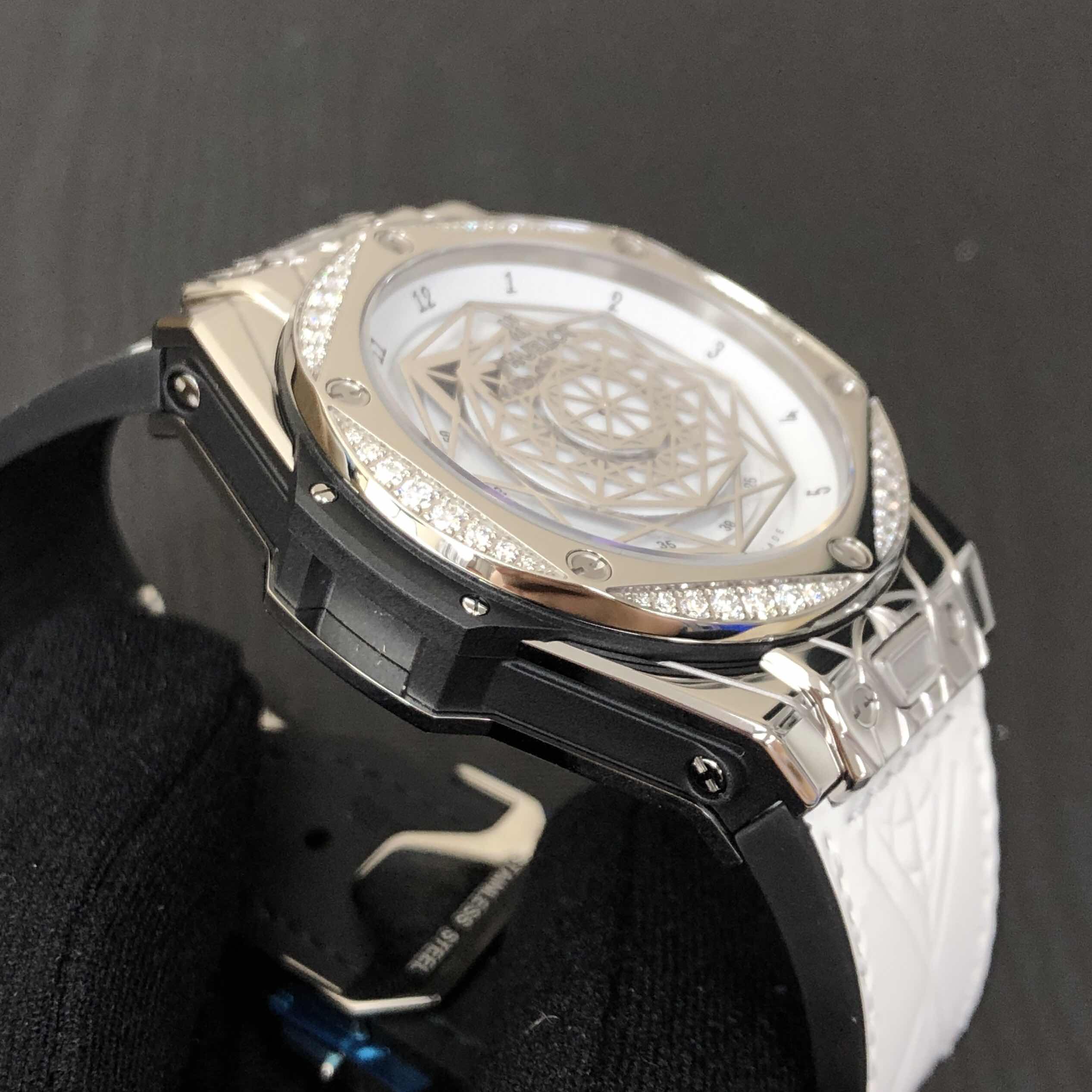 Hublot 465.SS.2027.VR.1204.MXM19 (LTD 200) BIG BANG Automatic Stainless Steel & Diamonds