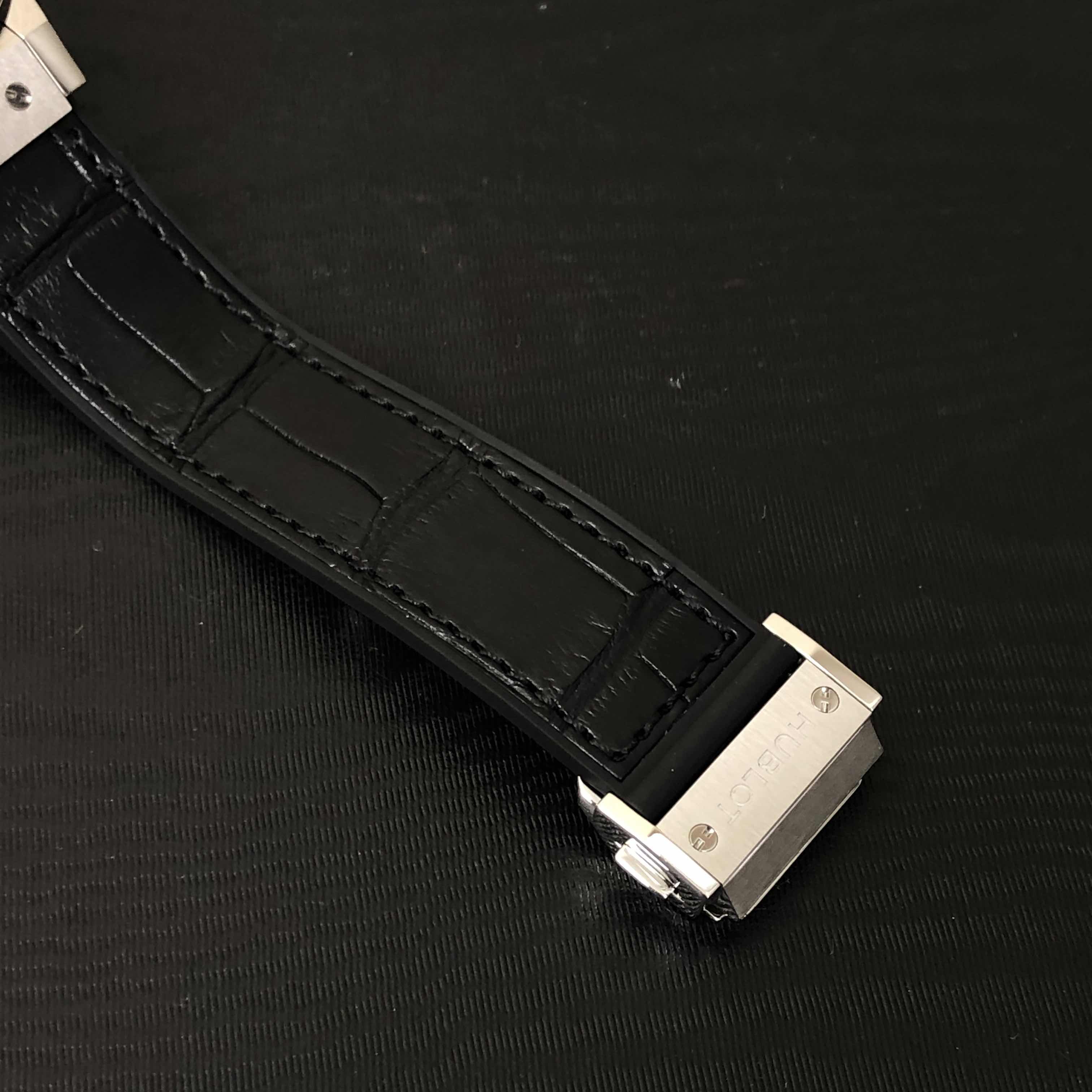 Hublot 565.NX.2611.LR CLASSIC FUSION Automatic Stainless Steel