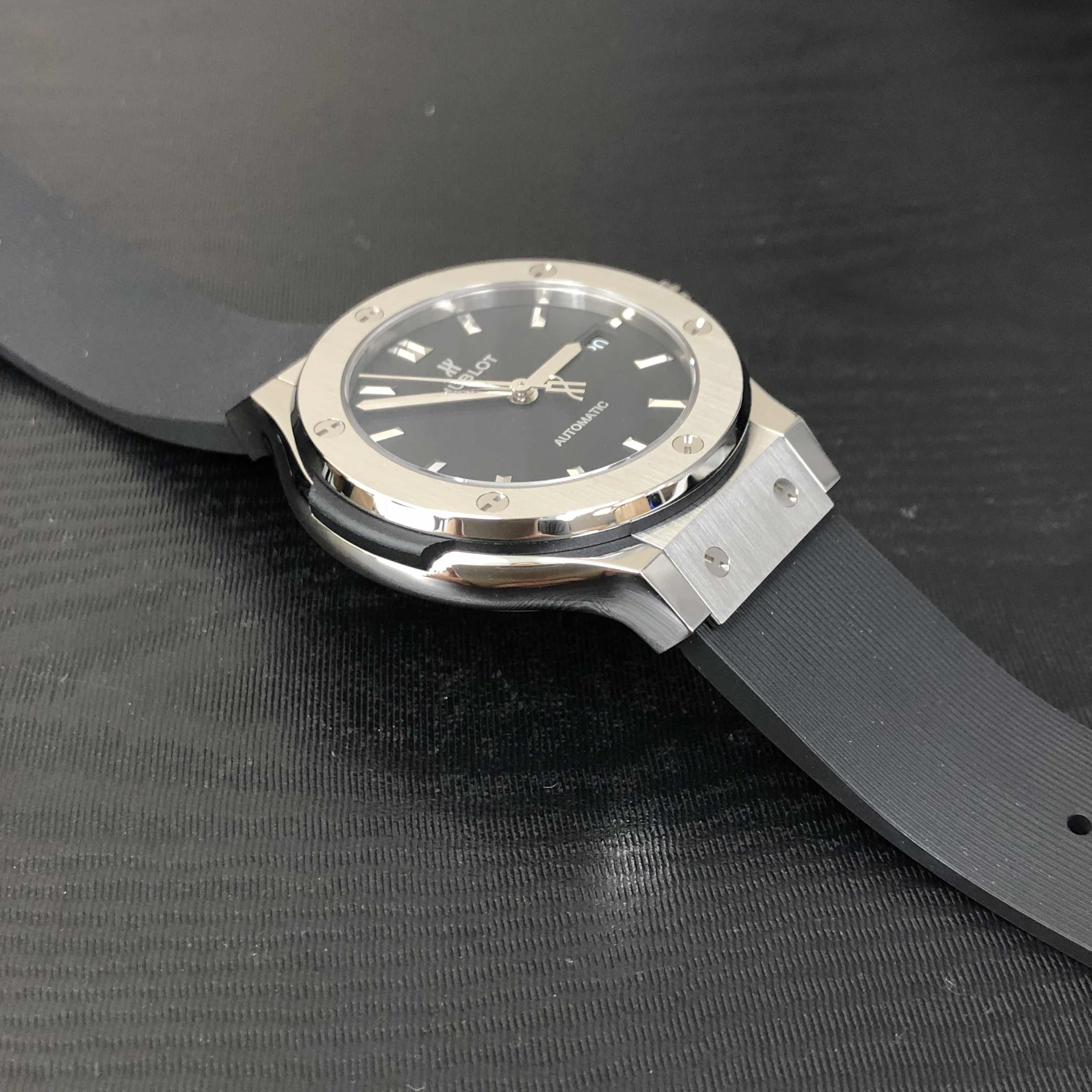 Hublot 565.NX.1171.RX CLASSIC FUSION Automatic Titanium
