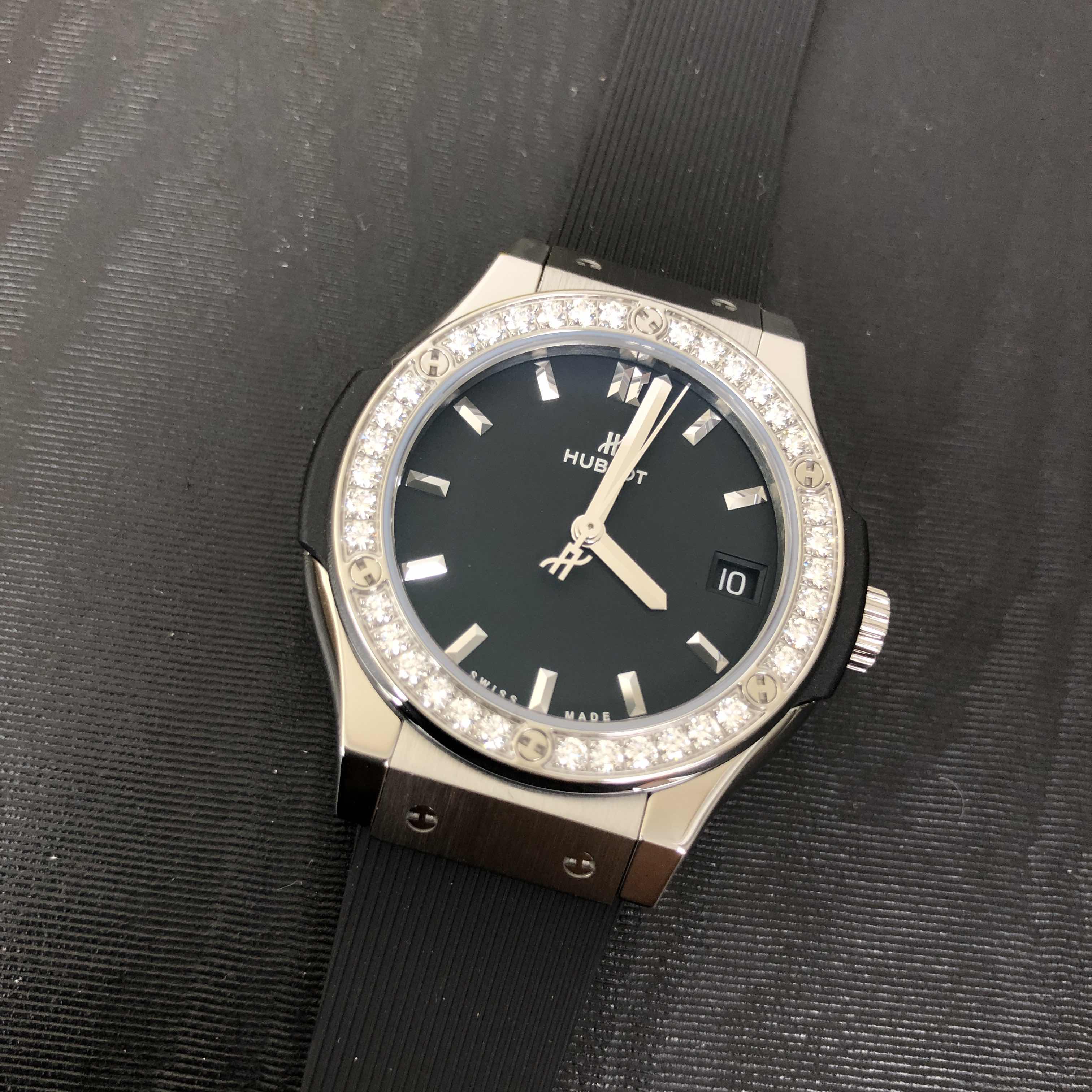 Hublot 581.NX.1171.RX.1104 CLASSIC FUSION Quartz Titanium & Diamond