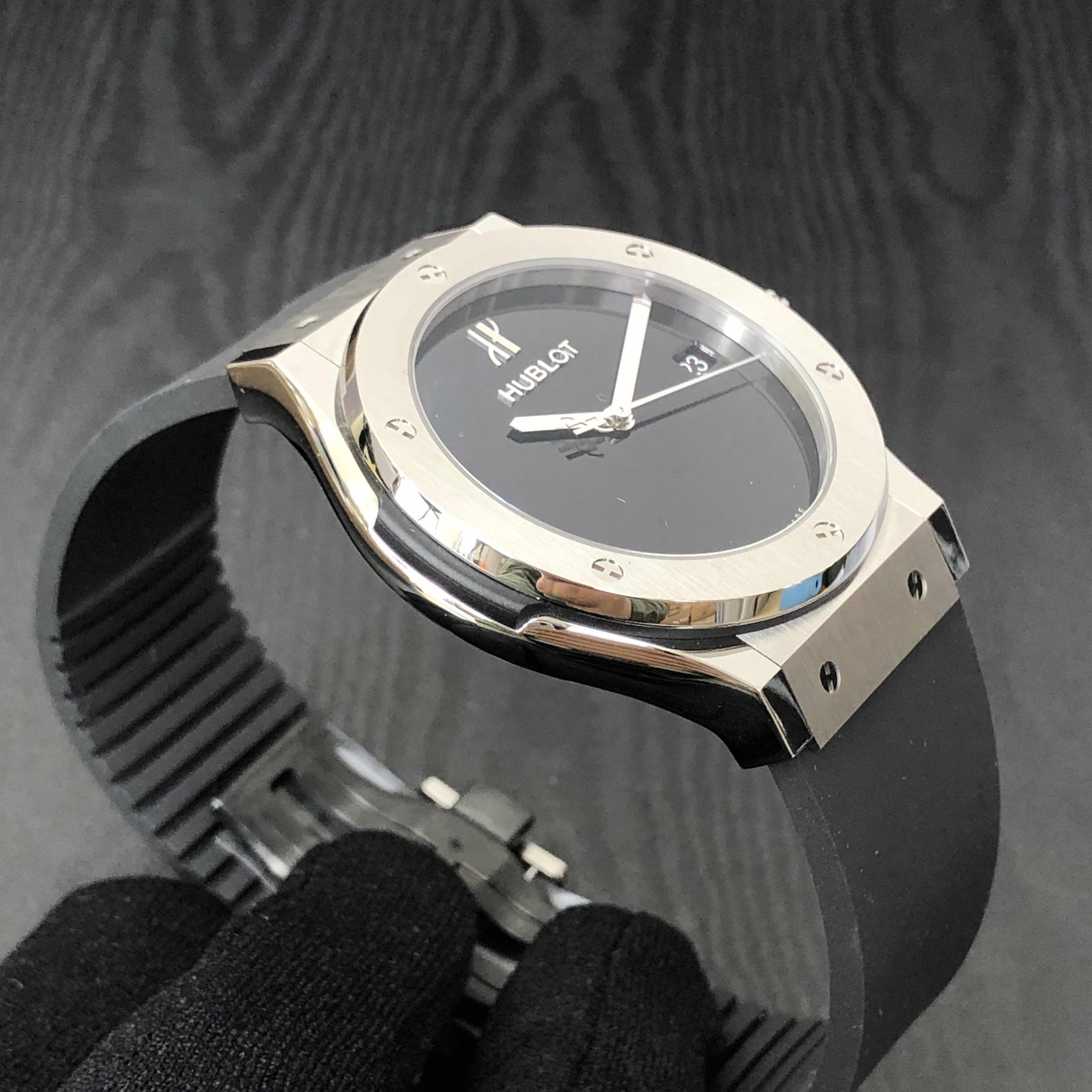Hublot 511.NX.1270.RX.MDM40 CLASSIC FUSION Automatic Titanium