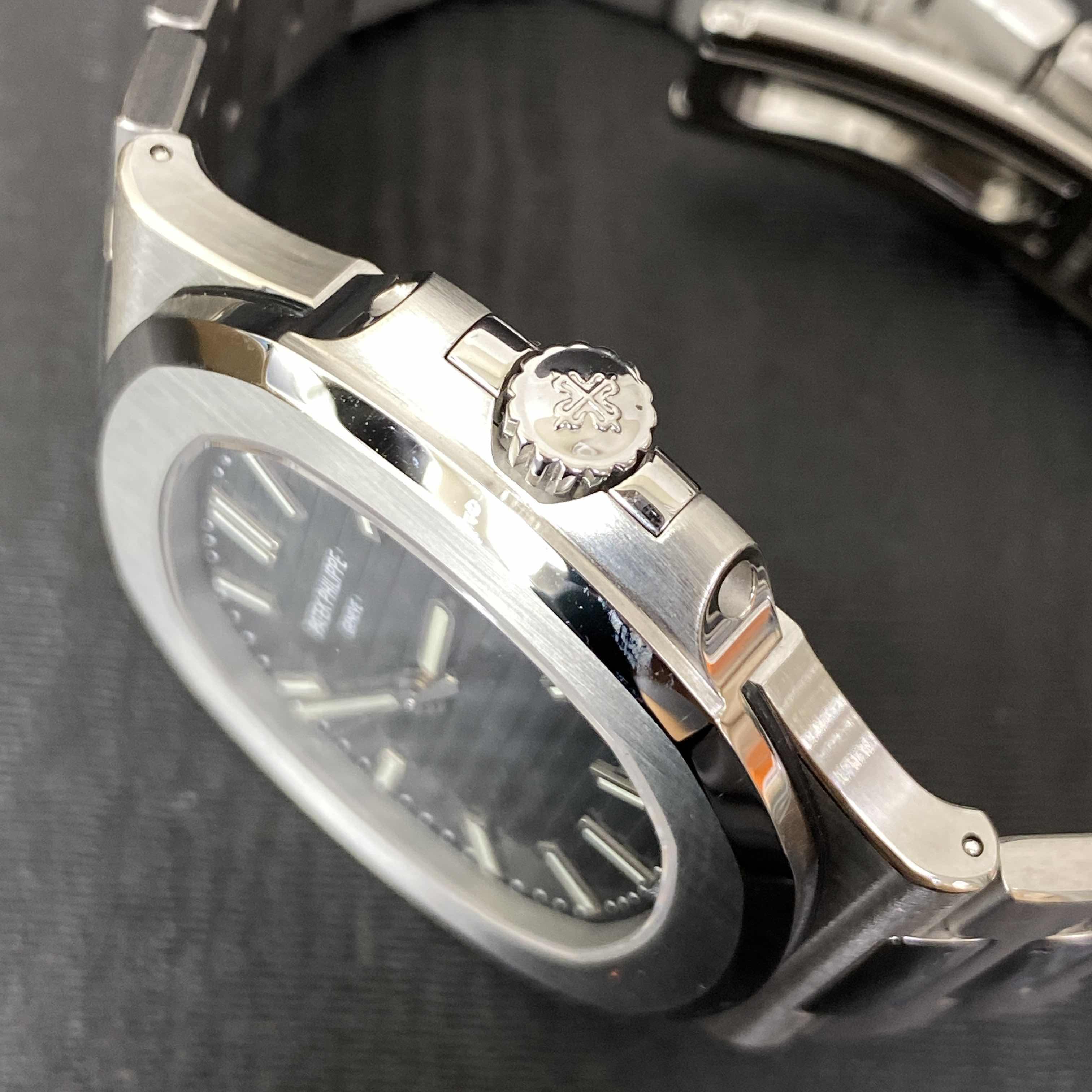 Patek Philippe 5711/1A-014 NAUTILUS Automatic Stainless Steel