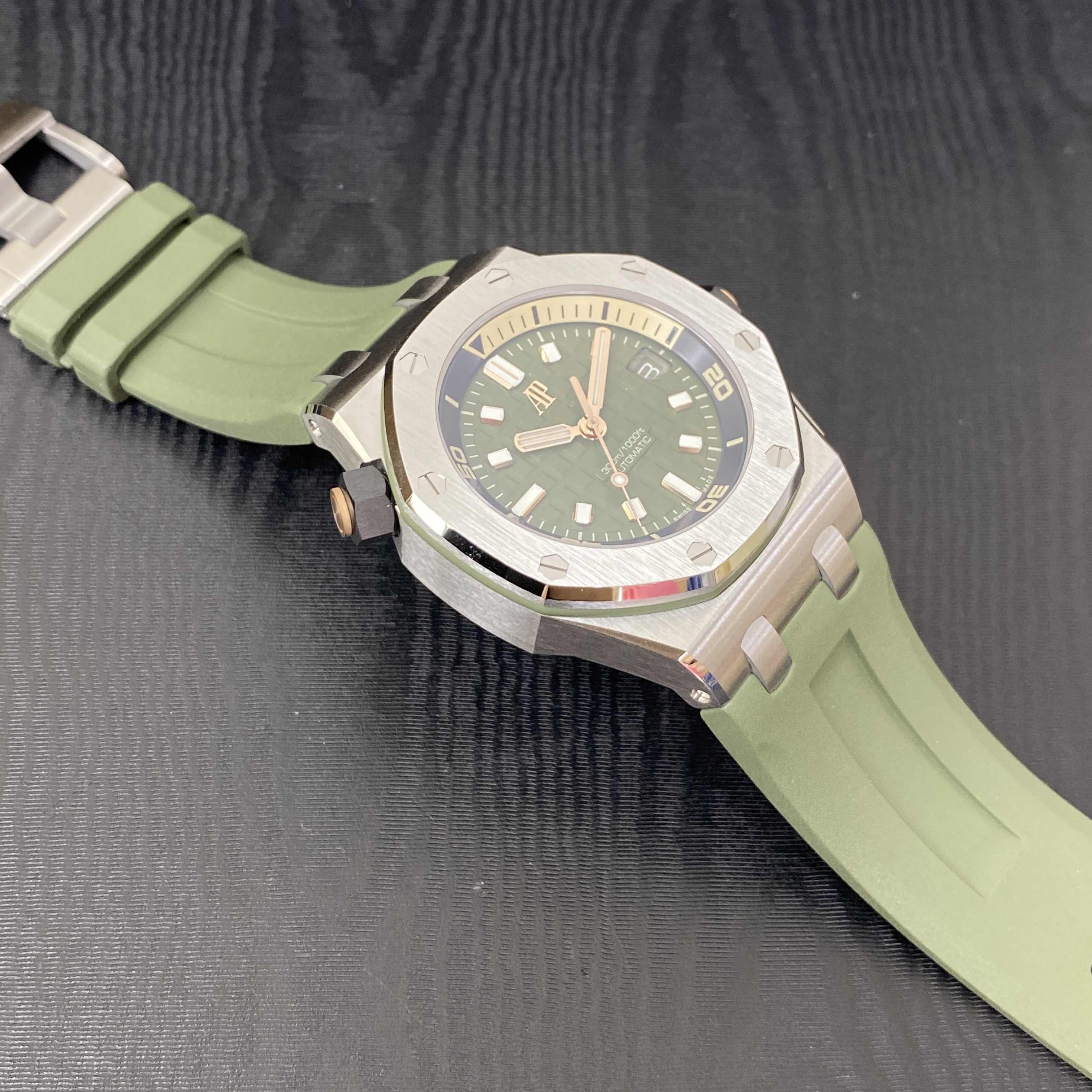 Audemars Piguet 15720ST.OO.A052CA.01 ROYAL OAK OFFSHORE Automatic Stainless Steel