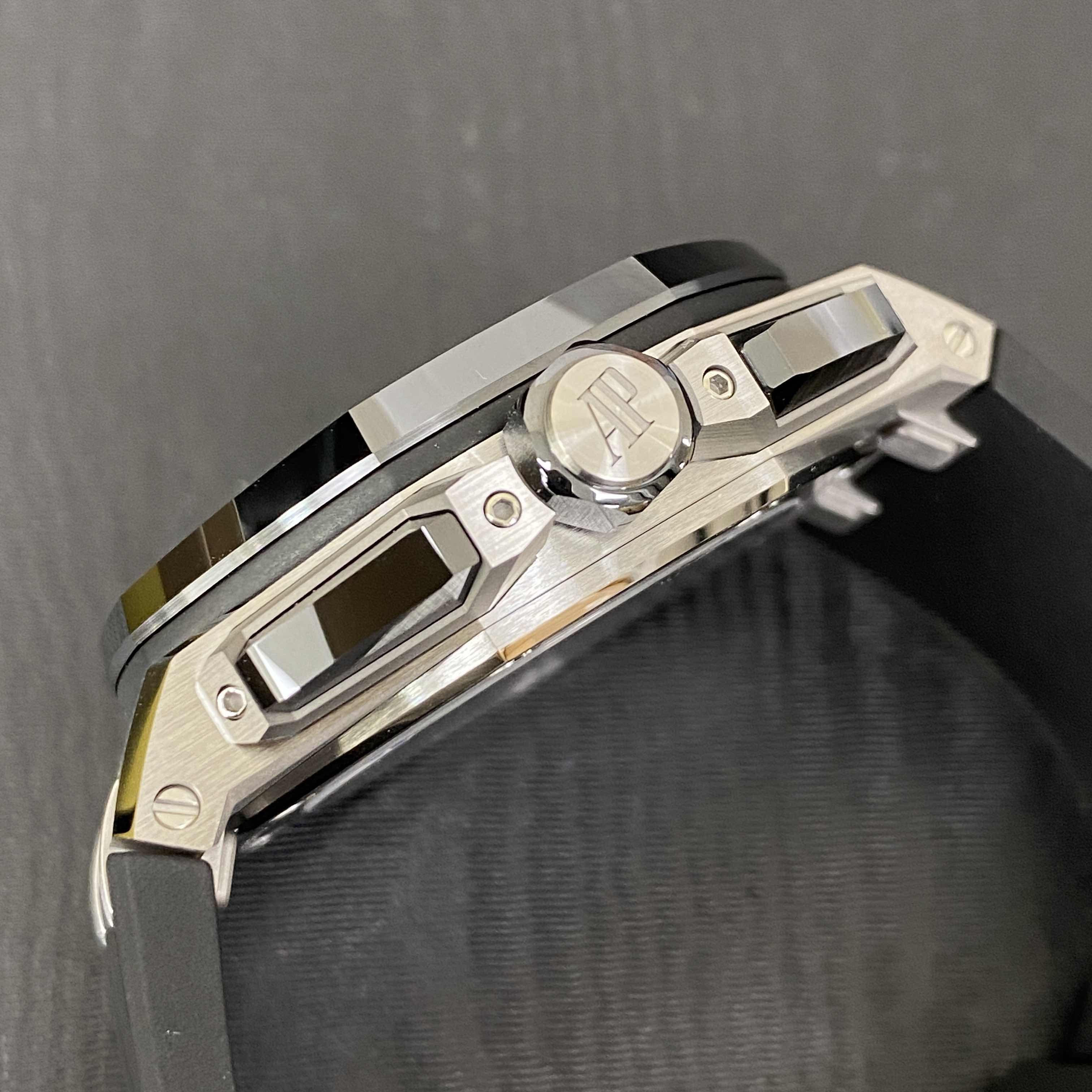 Audemars Piguet 26420SO.OO.A002CA.01 ROYAL OAK OFFSHORE Automatic Ceramic & Steel