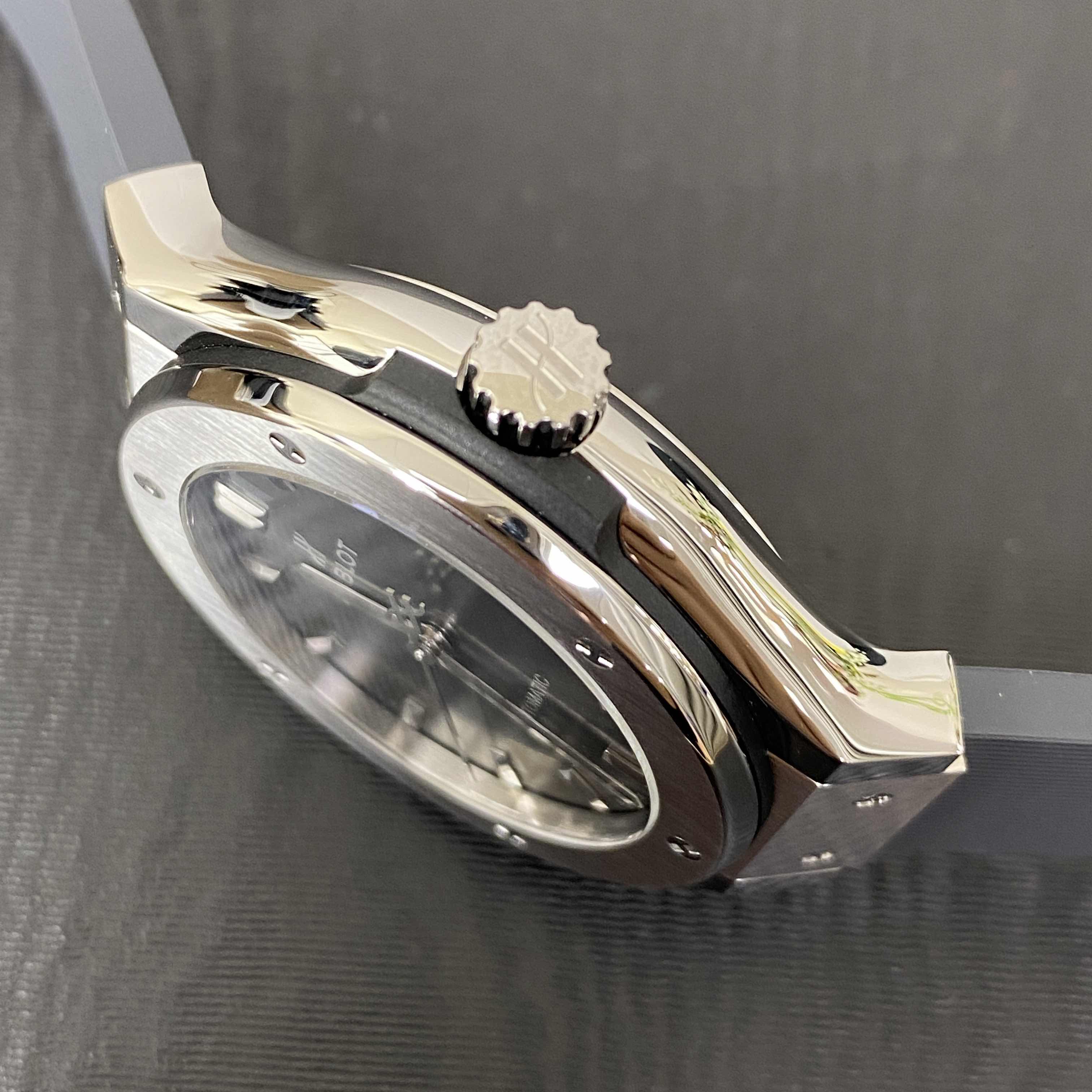 Hublot 565.NX.7071.RX CLASSIC FUSION Automatic Titanium