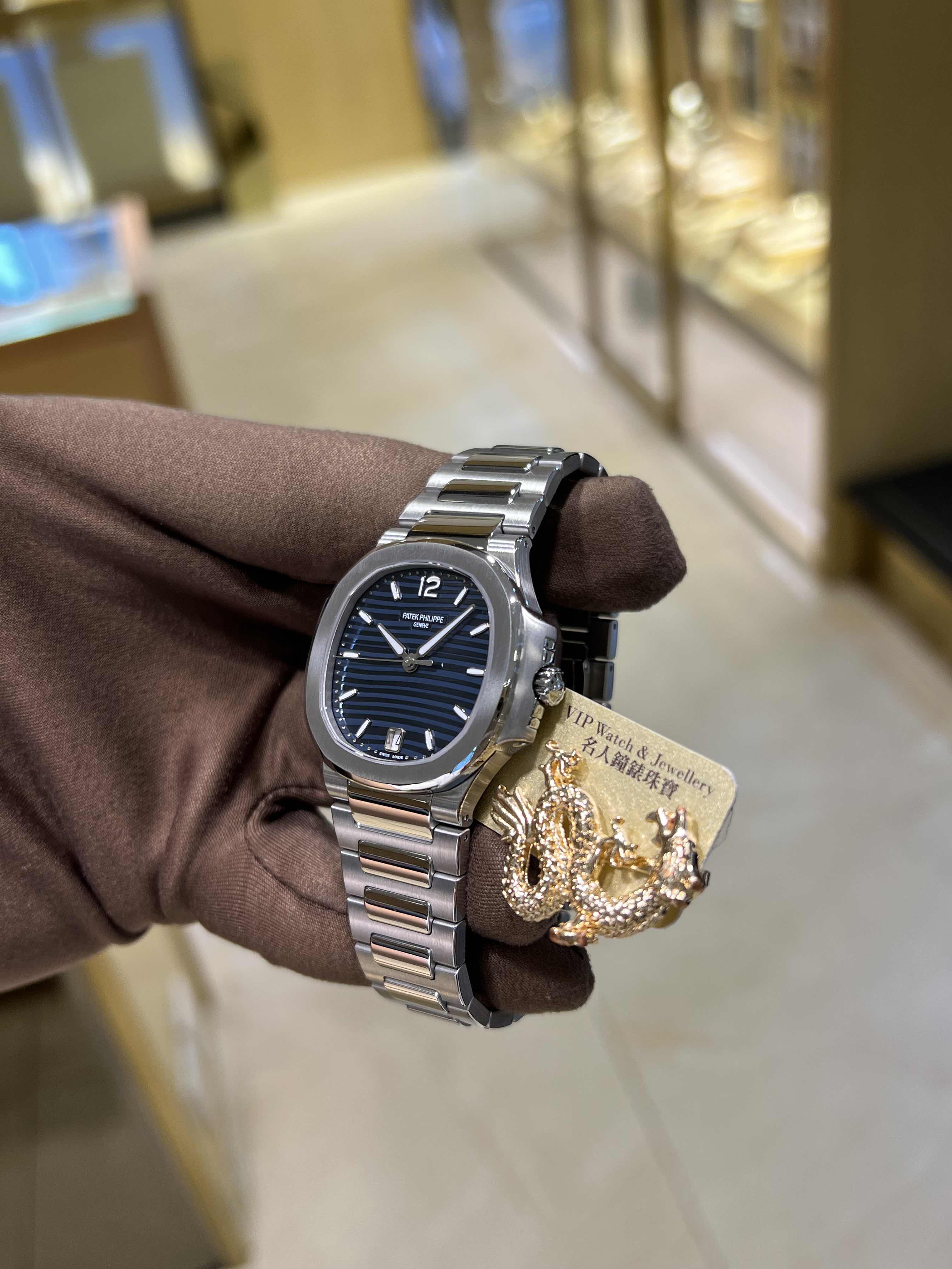Patek Philippe 7118/1A-001 NAUTILUS Automatic Stainless Steel